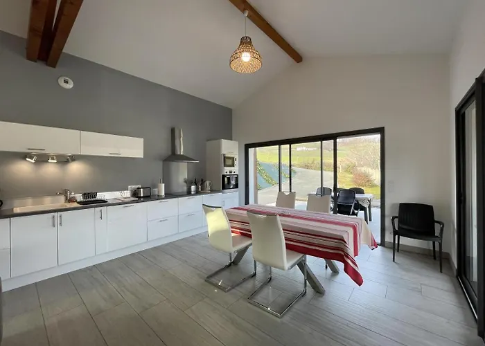 Buztingorria * Macaye